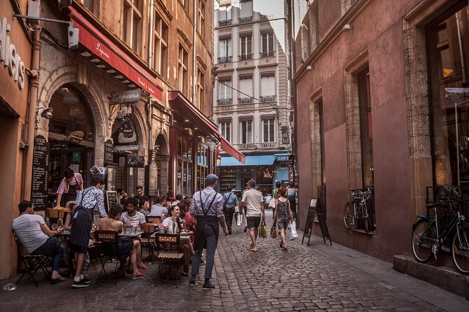 Food Tour in Lyon – A Full Taste of France by Do Eat Better - Praluline in a historic Vieux Lyon bakery