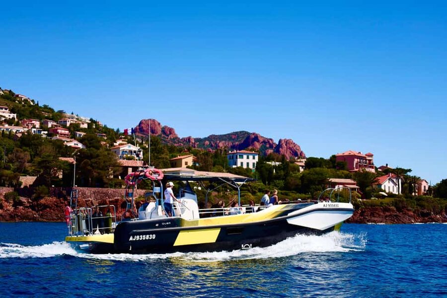 Fréjus: Sea and Creeks Boat Tour with Snorkeling and Drinks - Practical preparation for the 2.5-hour outing