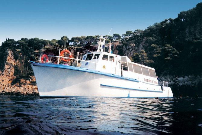 French Riviera Villefranche Bay Snorkeling Tour from Nice - Getting fitted with mask, fins, and wetsuit