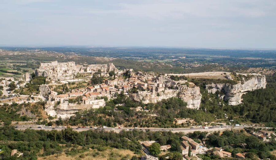 From Aix-en-Provence: Arles, Les Baux, & Saint-Rémy Full-Day - Who should book this Provence outing?