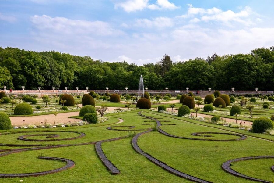 From Amboise: Chambord and Chenonceau Tour with Lunch - Small details that improve the day