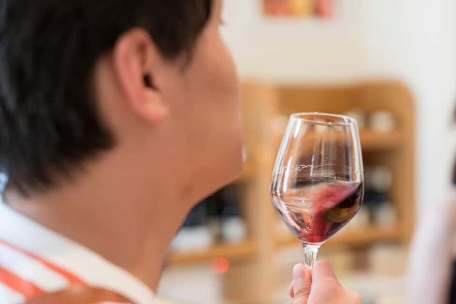 From Avignon: Châteauneuf du Pape Half-Day Wine Tour - My take: book it for an easy taste of the Rhône