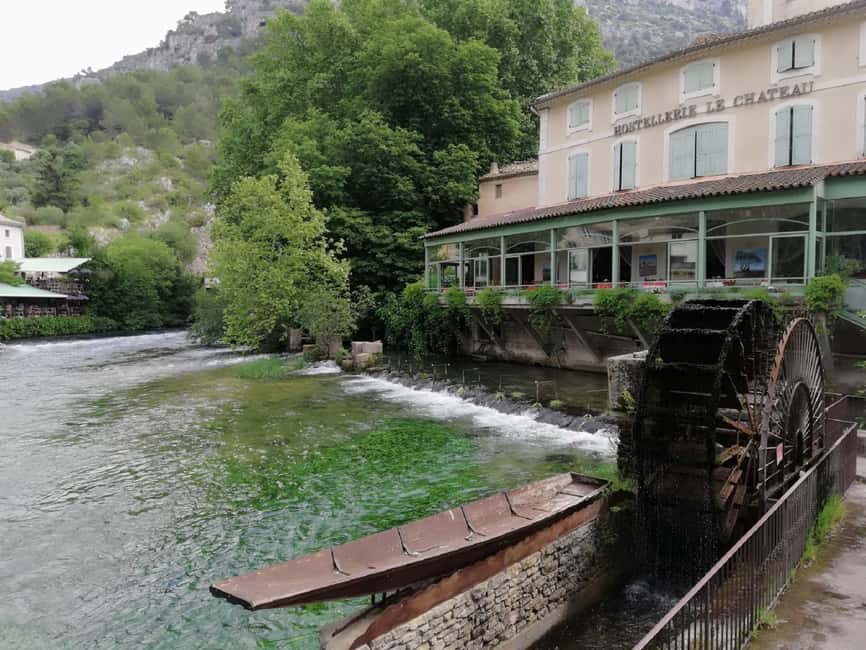 From Avignon: Luberon and Chateauneuf-du-Pape Full-Day Tour - Driving through the Châteauneuf-du-Pape vineyards