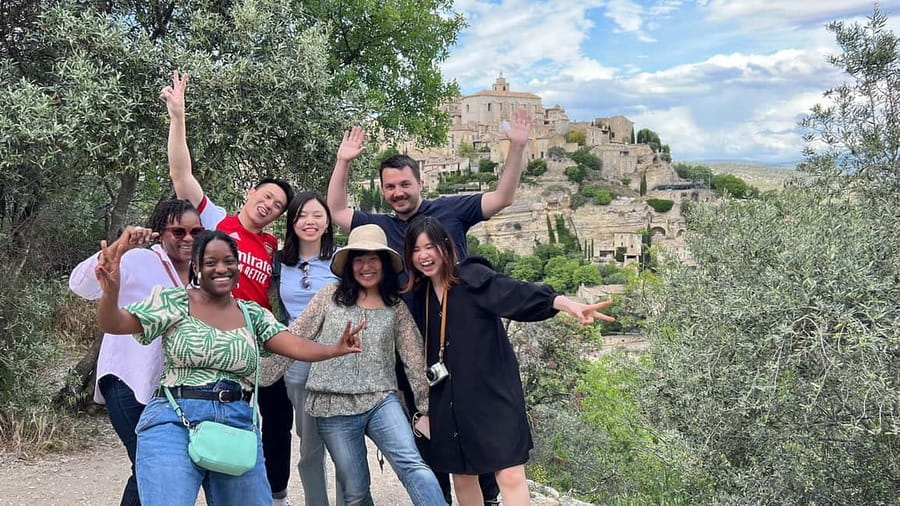 From Avignon: Luberon and Chateauneuf-du-Pape Full-Day Tour - What the minivan and group size are really like