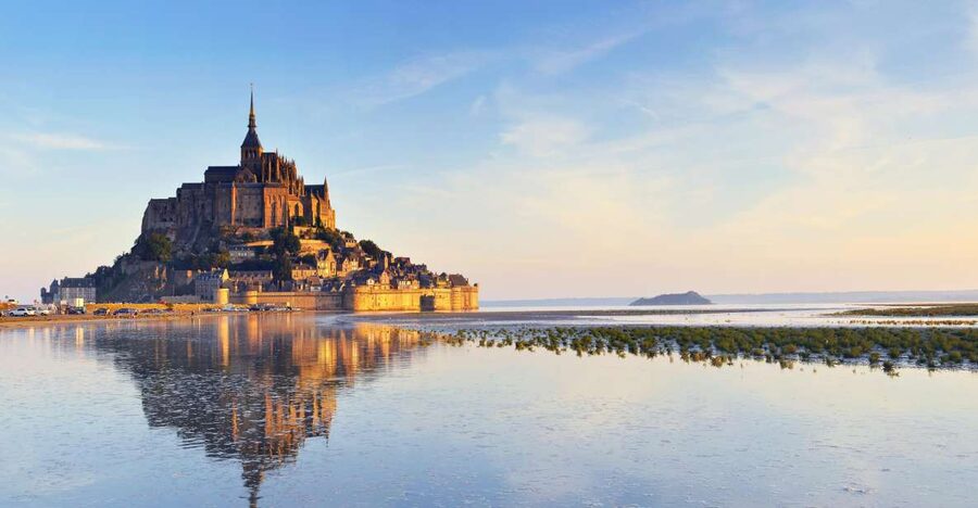From Bayeux: Full-Day Mont Saint-Michel Tour - Leaving Bayeux in a Mercedes minivan