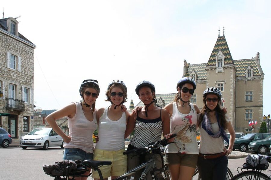 From Beaune: Full-Day Bicycle and Wine Tour in Burgundy - A proper lunch after the morning ride
