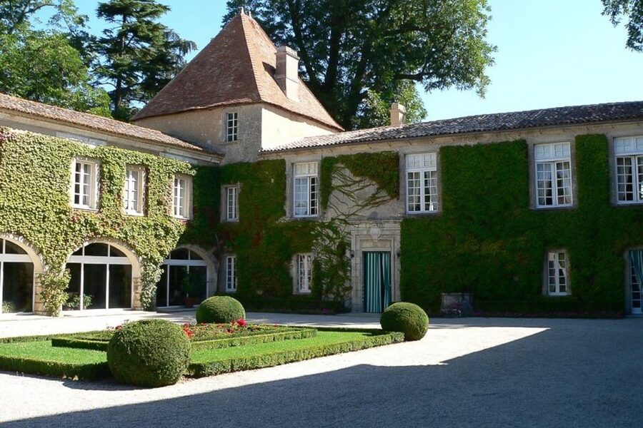 From Bordeaux: Full-Day Medoc Wine Tour - The one-hour drive north from Bordeaux