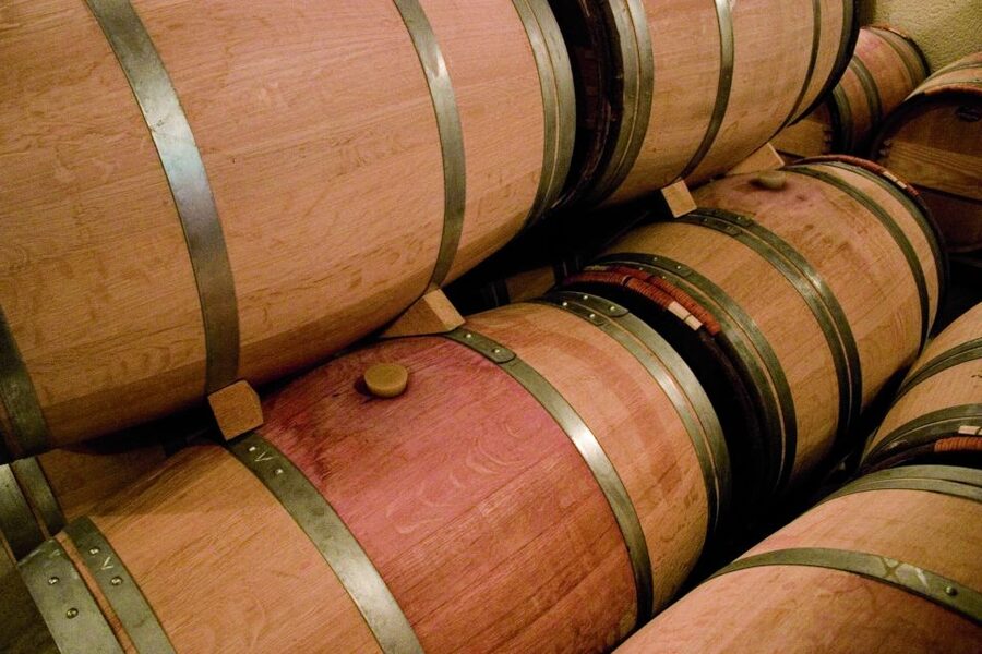From Bordeaux: Full-Day St Emilion Wine Tasting Tour - Second chateau: compare a different side of Bordeaux