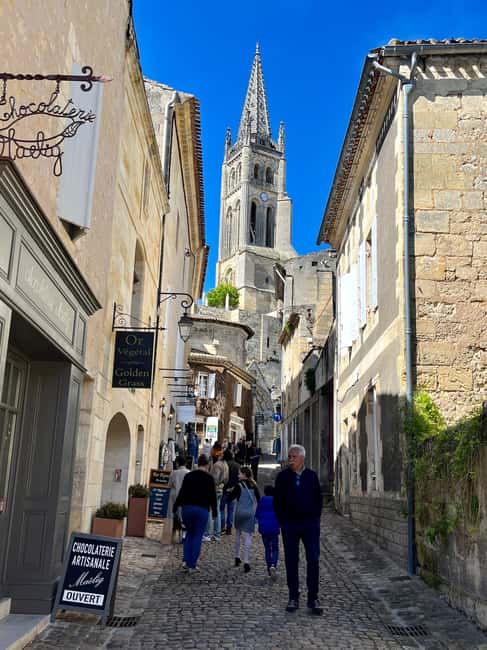 From Bordeaux: Saint-Emilion Guided Wine Tasting Tour - The walking and age questions you should consider