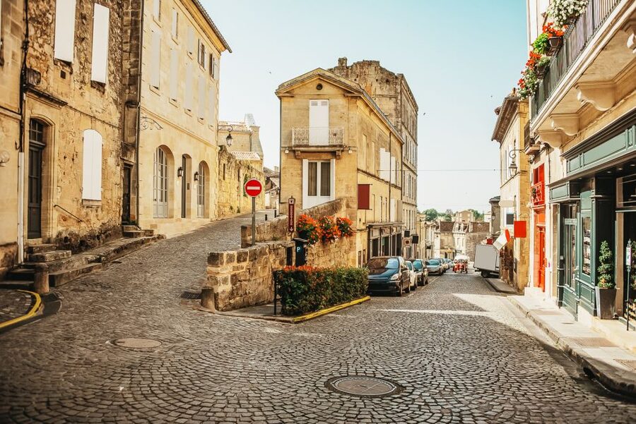 From Bordeaux: St. Emilion Village Half-Day Wine Tour - Why the guides make or break the day