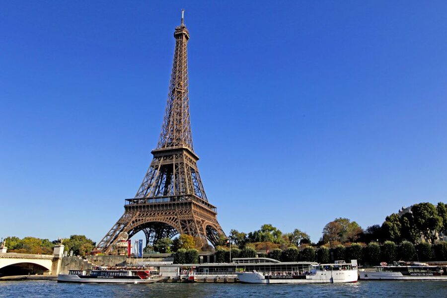 From Disneyland Paris: Paris Day Trip and Sightseeing Cruise - Reaching the Eiffel Tower and the Seine
