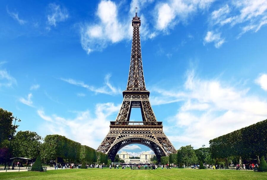 From London: Paris Day Trip with Lunch on Eiffel Tower - Free Time, Photos, and the Final Paris Hours