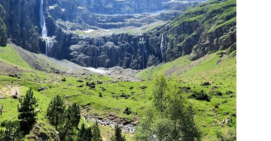 From Lourdes: Gavarnie and Pont d'Espagne Day Trip - The guide can make or break a long mountain day