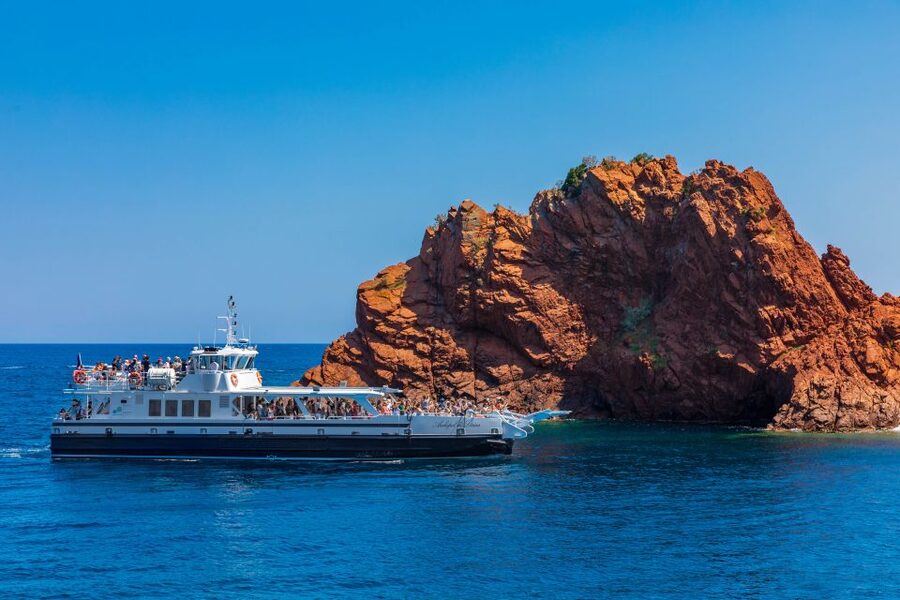 From Mandelieu: Corniche d'Or Sightseeing Cruise with Guide - Leaving Mandelieu For the Red Rocks