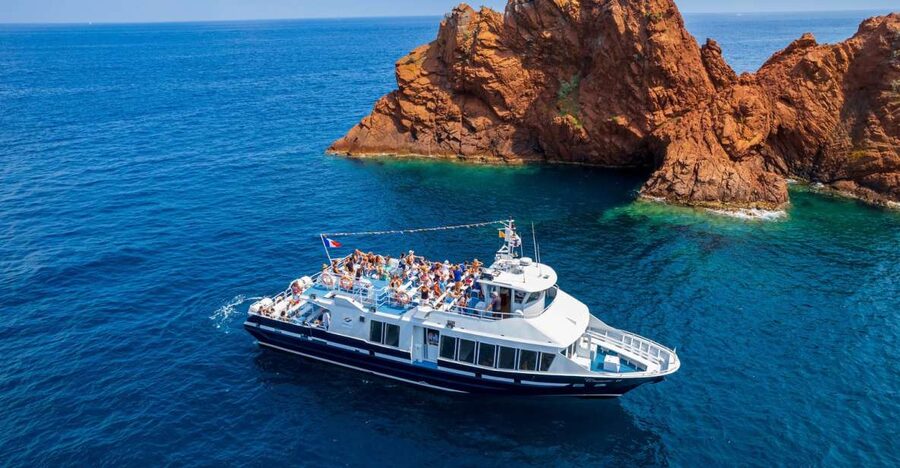 From Mandelieu: Corniche d'Or Sightseeing Cruise with Guide - What Makes the Esterel Massif Special