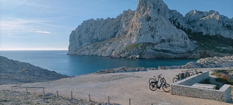 From Marseille: Calanques National Park E-Mountain Bike Tour - The steep road back and the Crête des Escampons