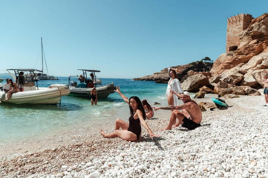 From Marseille: Frioul Islands Boat Tour - Setting off behind the Mucem