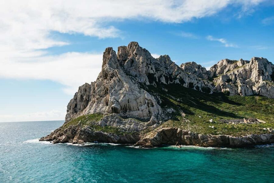 From Marseille: Guided E-Bike Tour to Calanque de Sormiou - Languages, guides, and group atmosphere