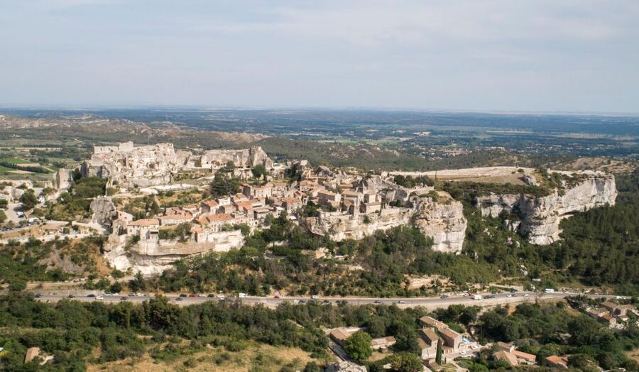 From Marseille: Provence Sightseeing Tour and Wine Tasting - The day at a glance