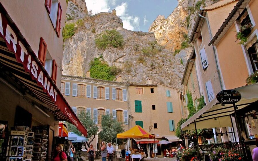 From Nice: Gorges du Verdon Guided Tour - Castellane and the famous rock above town