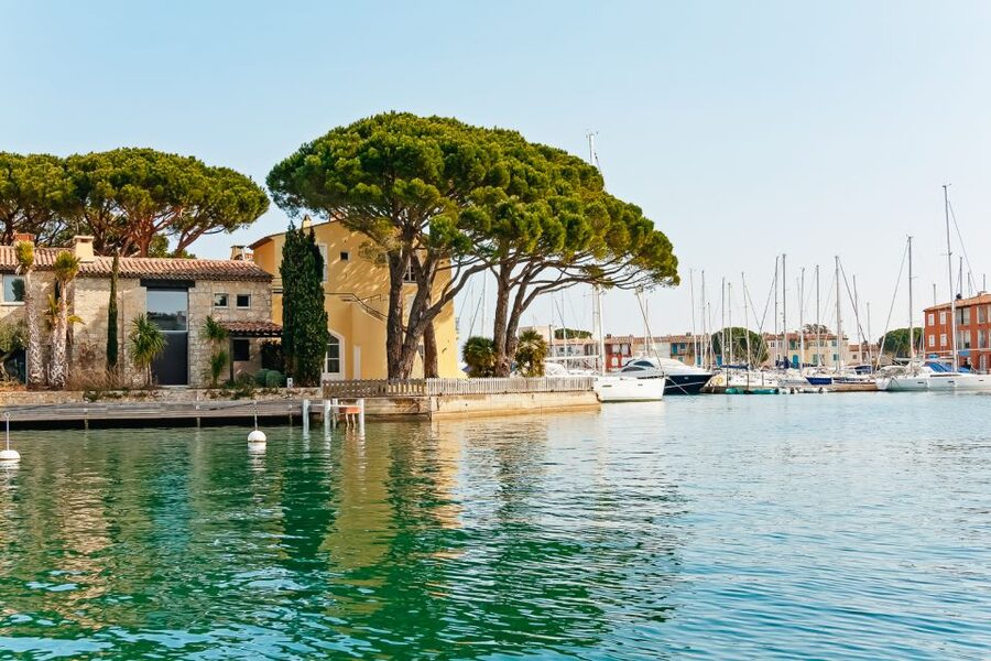 From Nice: Saint-Tropez and Port Grimaud Day Tour - Guides, communication, and the small things that matter