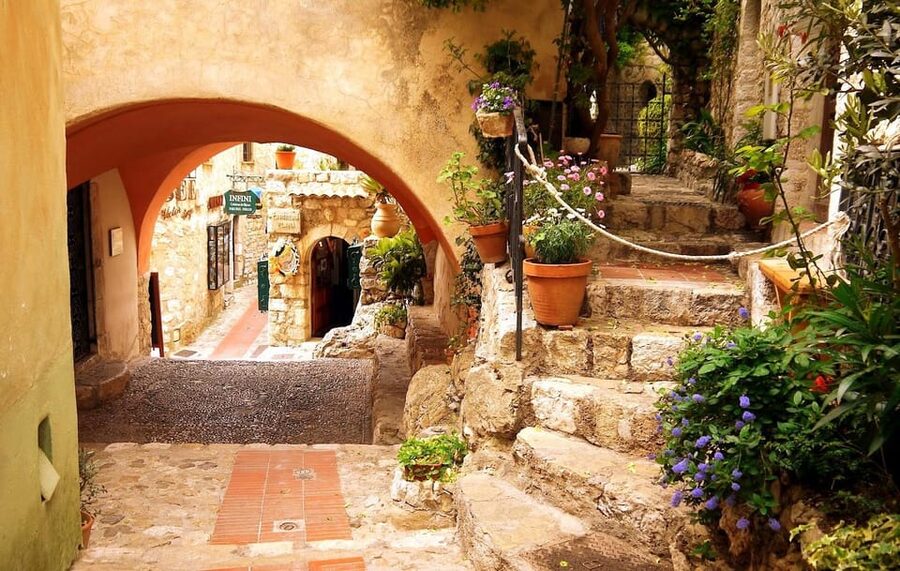 From Nice: The Best of the French Riviera Full Day Tour - Villefranche-sur-Mer and the Moyenne Corniche