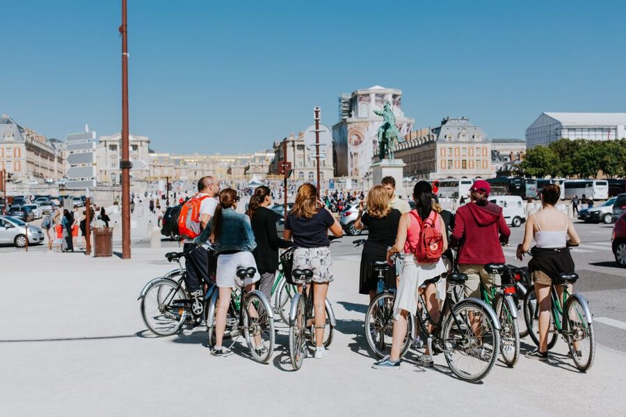 From Paris: Bike Tour to Versailles with Timed Palace Entry - A picnic beside the Grand Canal