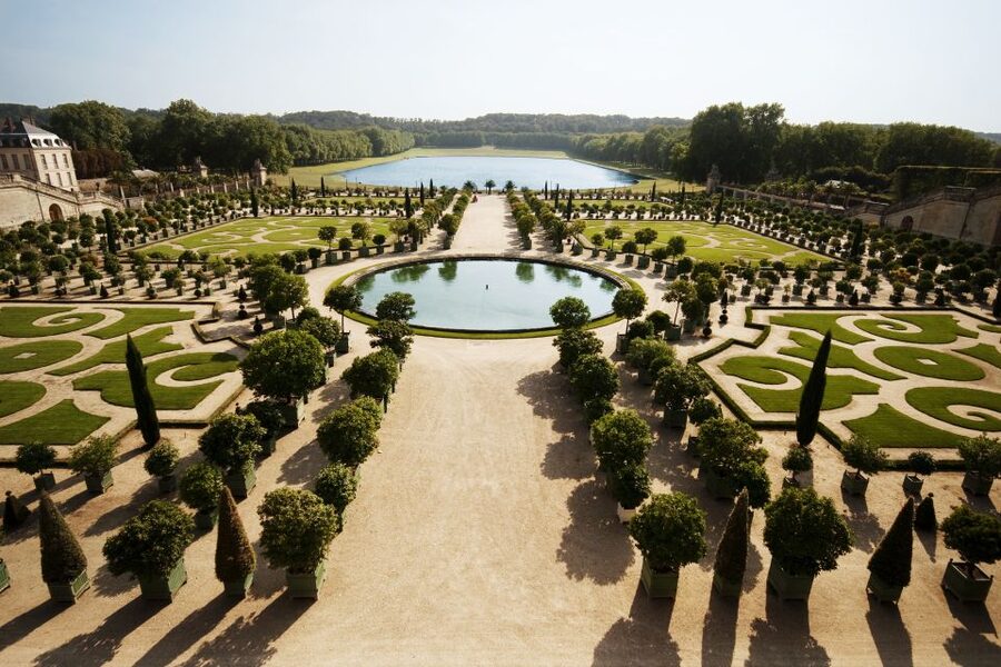 From Paris: Full-Day Guided Tour of Versailles - Walking the formal gardens