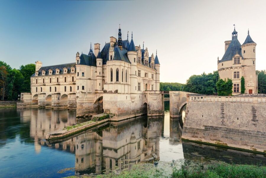 From Paris: Full-Day Loire Valley Chateaux Tour - Who should book this experience?