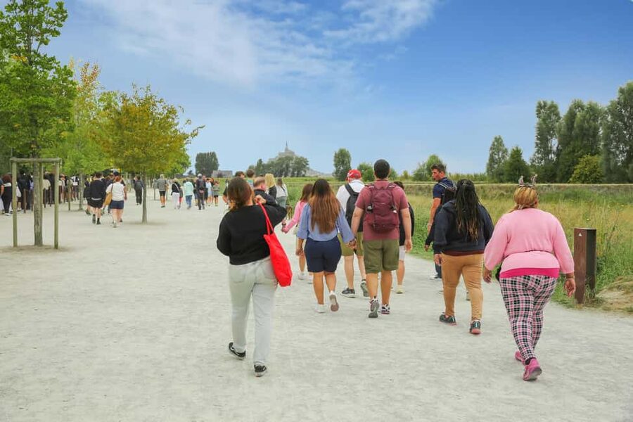 From Paris: Full-Day Mont Saint-Michel Guided Tour - Guides who make the history easier to follow