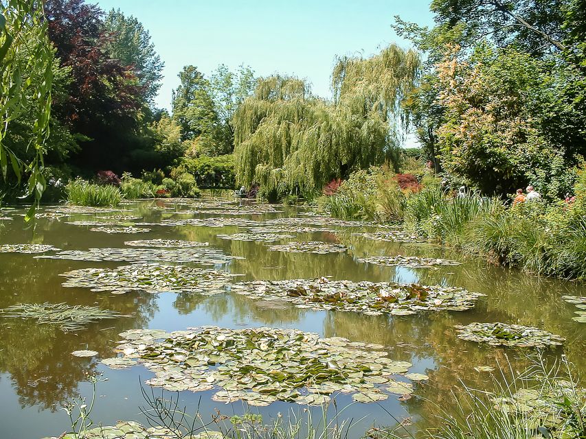 From Paris: Giverny Day Trip with Audio Guide or Live Guide - The water garden and Japanese bridge