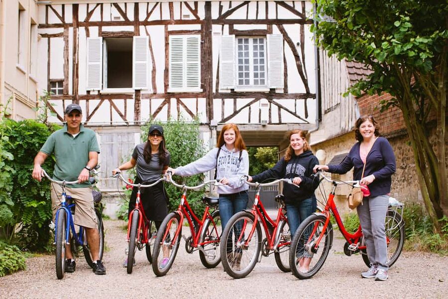 From Paris: Monet Garden & Giverny Bike Tour and Picnic Stop - Vernon’s market is the day’s most local stop