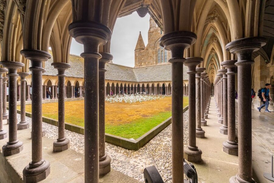 From Paris: Mont Saint Michel Day Trip with a Guide - Meeting in Paris at Porte des Ternes