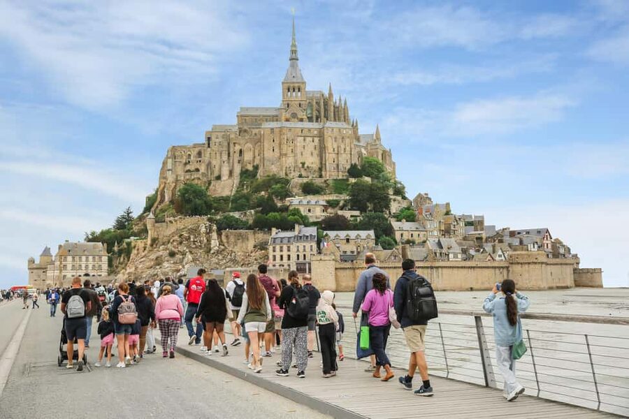 From Paris: Mont Saint-Michel Tour with Hotel Pickup Service - Why Mont Saint-Michel makes a worthwhile day trip