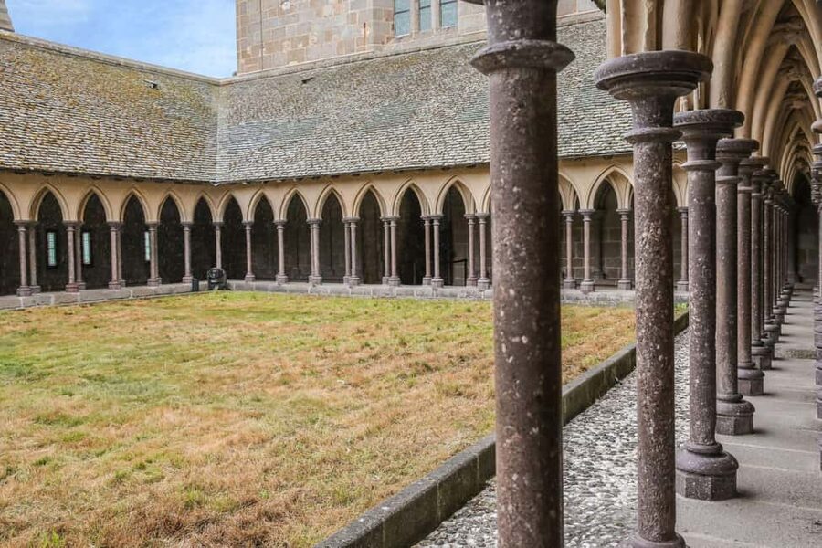 From Paris: Mont Saint-Michel Tour with Hotel Pickup Service - Two and a half hours to explore the village