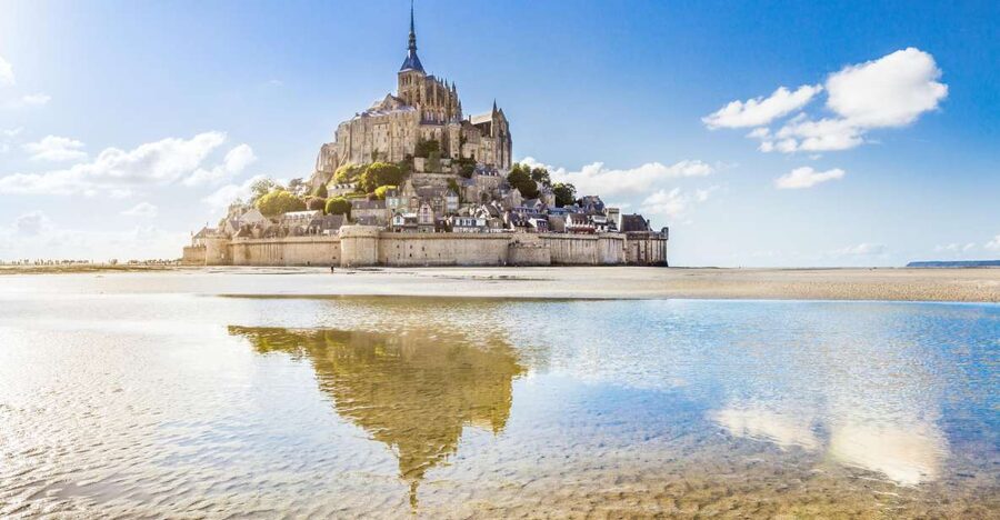 From Paris: Small-Group Mont St Michel Tour & Cider Tasting - A 15-minute stop at Saint-Gervais d’Avranches
