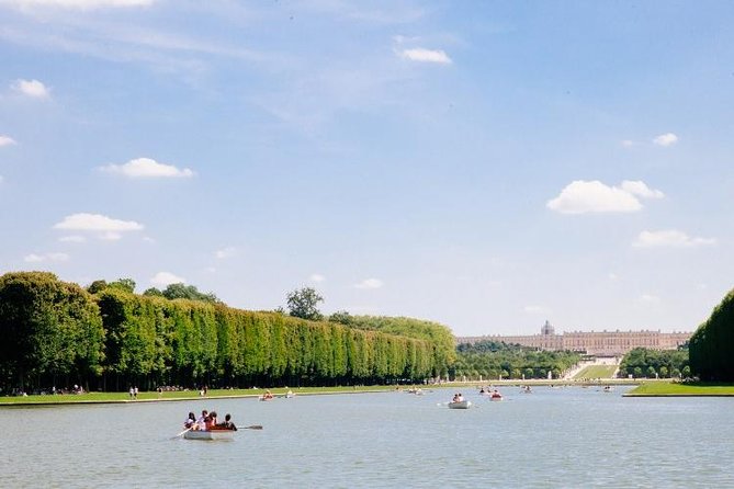 From Paris: Versailles Bike Tour w/ Palace, Gardens, & Picnic - Grand Canal picnic and the royal outdoor world