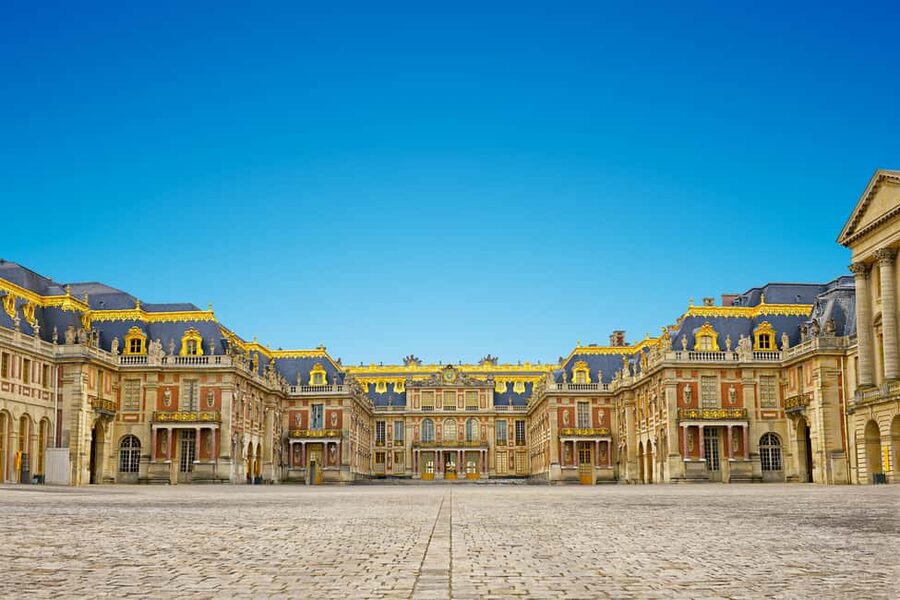 From Paris: Versailles Full-Day Guided Tour with Lunch - The gardens and a useful pause for lunch