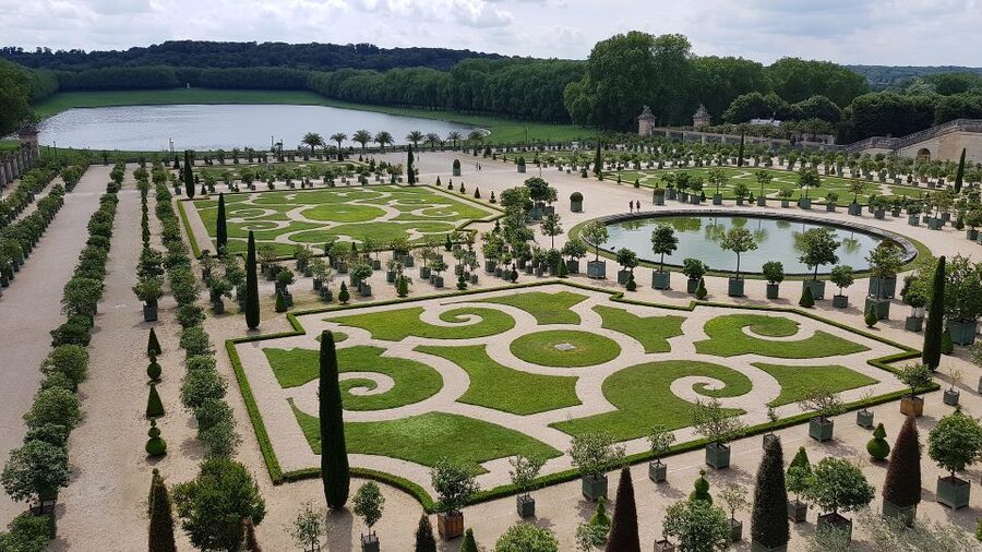 From Paris: Versailles Palace and Gardens Guided Experience - Why the gardens deserve the first two hours