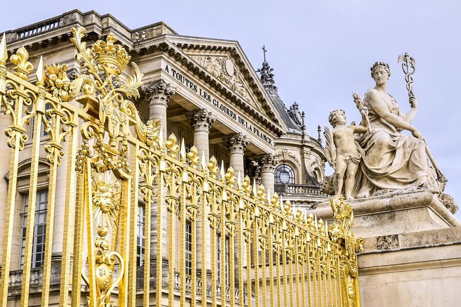 From Paris: Versailles Palace & Gardens with Transportation - Marie Antoinette’s estate and the full-day choice