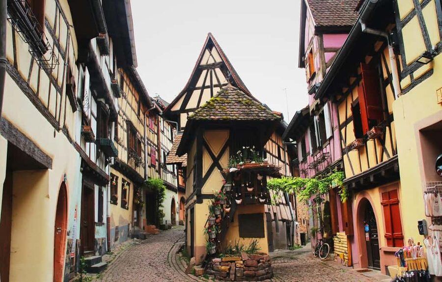 From Strasbourg: Castle, Riquewihr & Colmar Private DayTrip - How much value do you get for $491?
