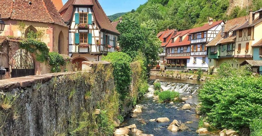 From Strasbourg: Medieval Villages & Wine Tasting Day Trip - Hunawihr offers a quick scenic pause