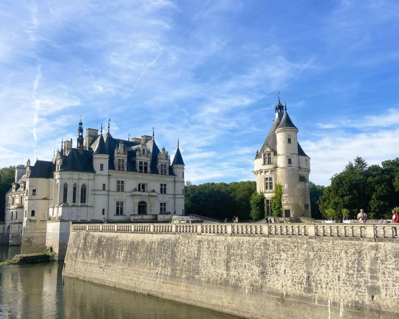 From Tours: Chambord, Chenonceau & Lunch at Family Chateau - Chenonceau: the château on the river