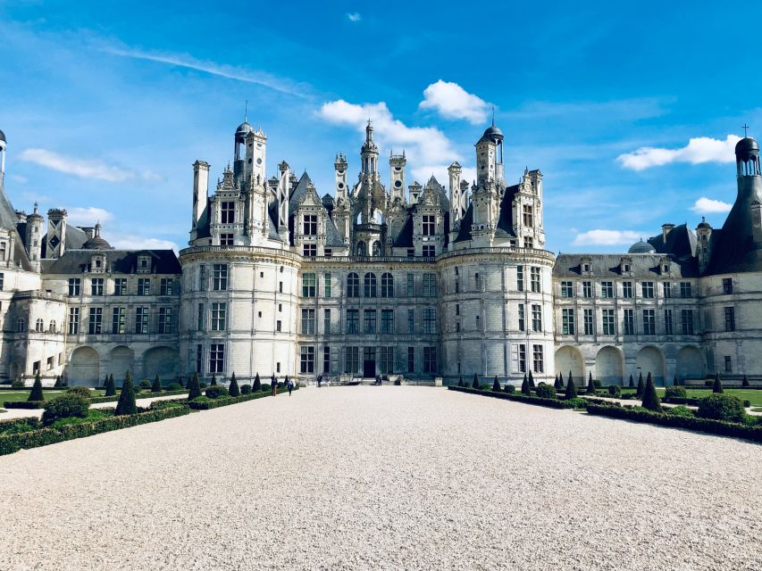From Tours: Chenonceau and Chambord Castles Guided Tour - Chambord: the Loire Valley’s great showpiece