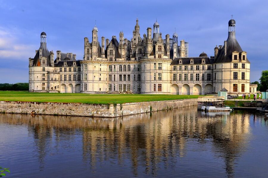 From Tours: Chenonceau and Chambord Castles Guided Tour - Lunch in a traditional village