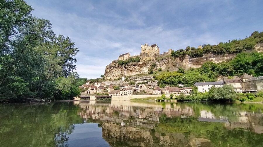 From Vitrac: Dordogne River Canoe Rental - Wildlife, swimming, and picnic time
