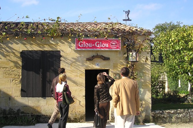 Full-day Saint-Emilion: Village, Undergrounds and Châteaux - Two hours in Saint-Émilion