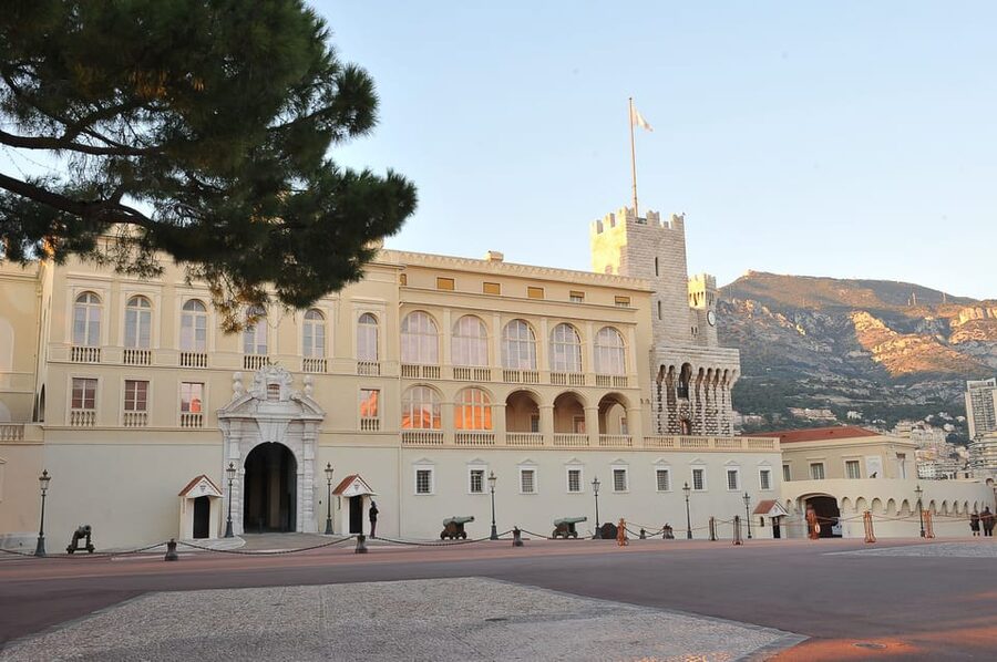 Full-Day Small Group Tour to Monaco and Eze - Èze: Medieval Lanes and a High Garden