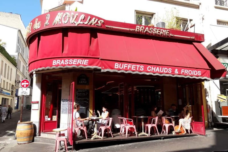German private Walking Tour through Montmartre & Passages - Why this route works so well