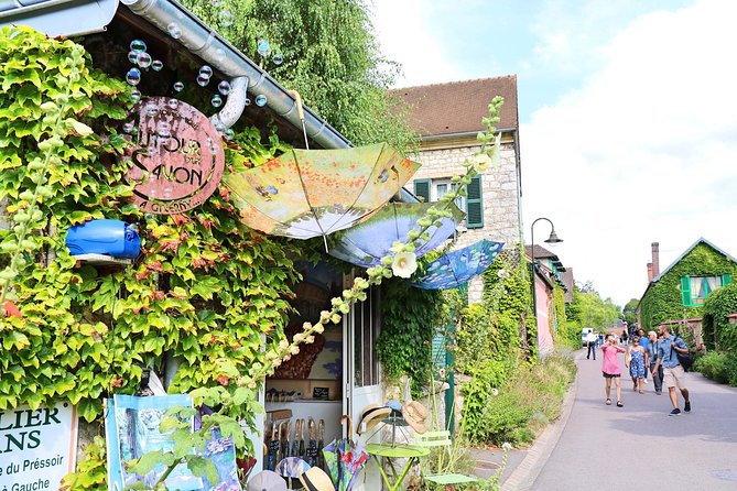 Giverny and Monet's Garden Half-Day Trip from Paris - Finding the Water Garden and Japanese bridge